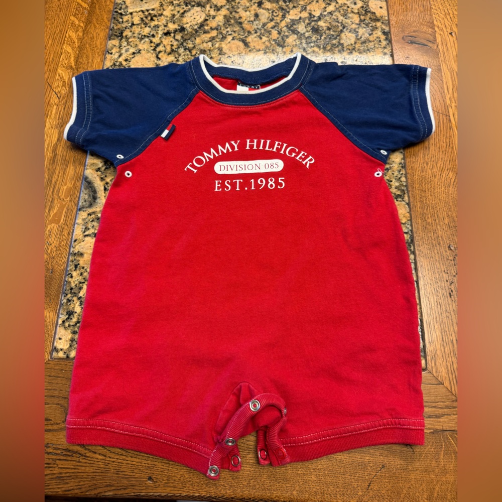 Vintage Baby Tommy Hilfiger Red, White & Navy jumper size 6-12 months